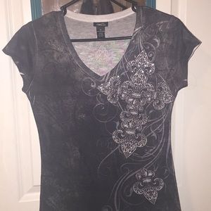 Cute shirt only worn once!
